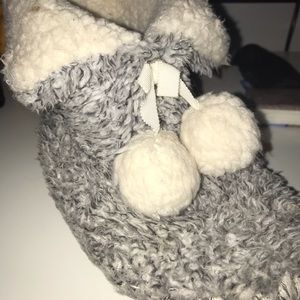 abercrombie bootie slippers